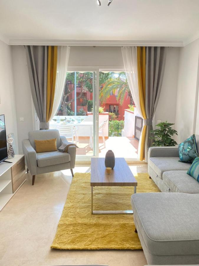 Luxury Beach Side Apartment In Marbella Playa Exteriér fotografie