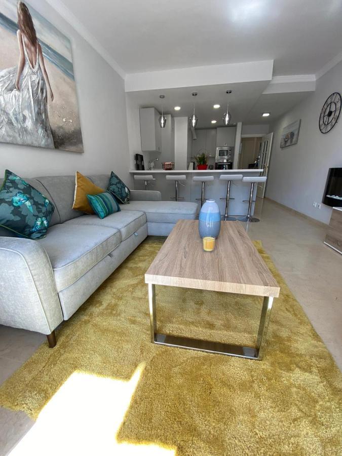 Luxury Beach Side Apartment In Marbella Playa Exteriér fotografie