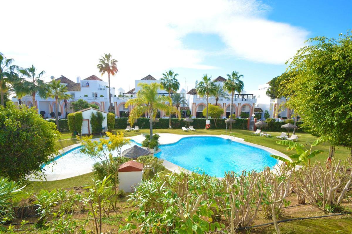 Luxury Beach Side Apartment In Marbella Playa Exteriér fotografie