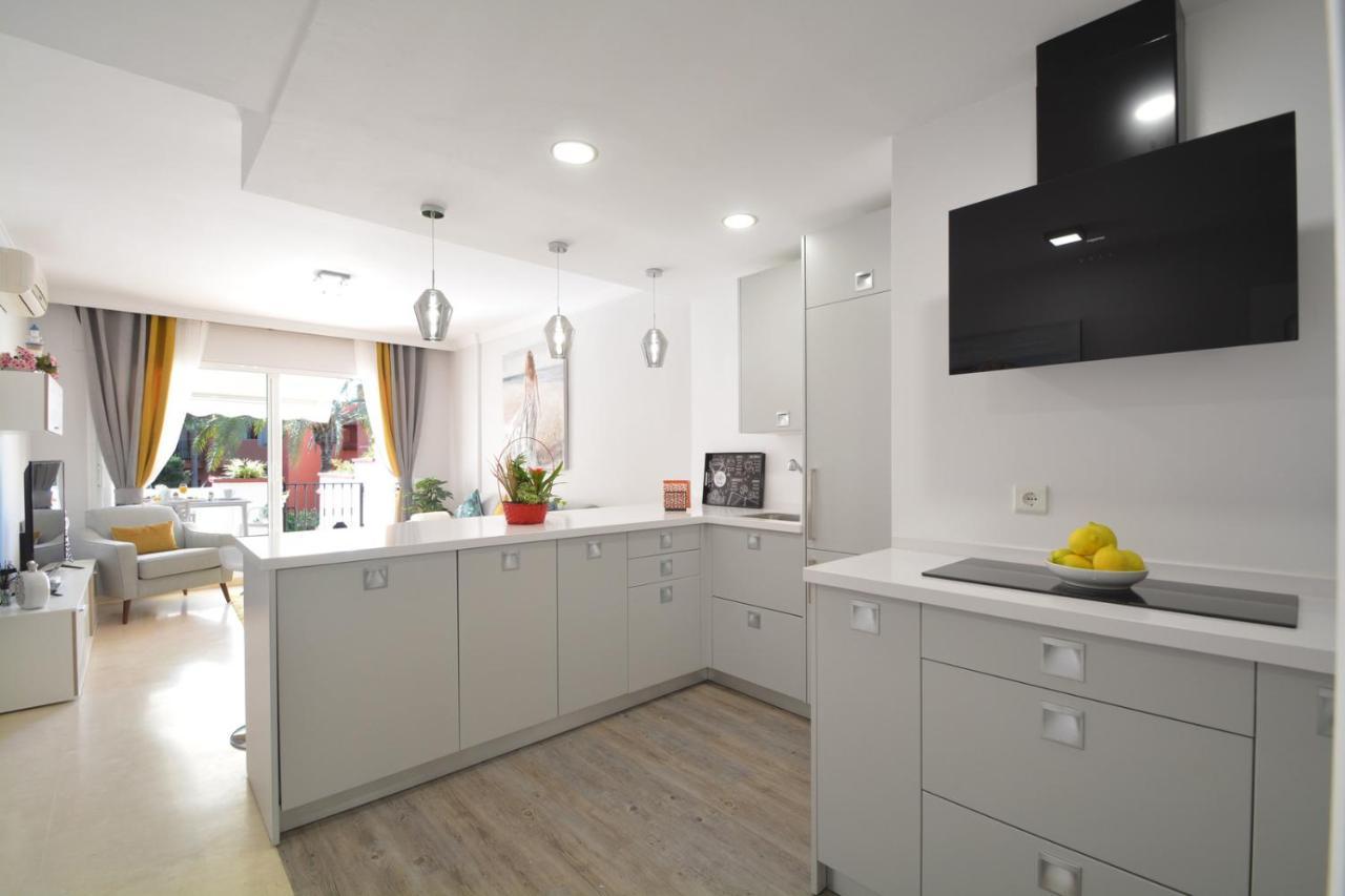 Luxury Beach Side Apartment In Marbella Playa Exteriér fotografie