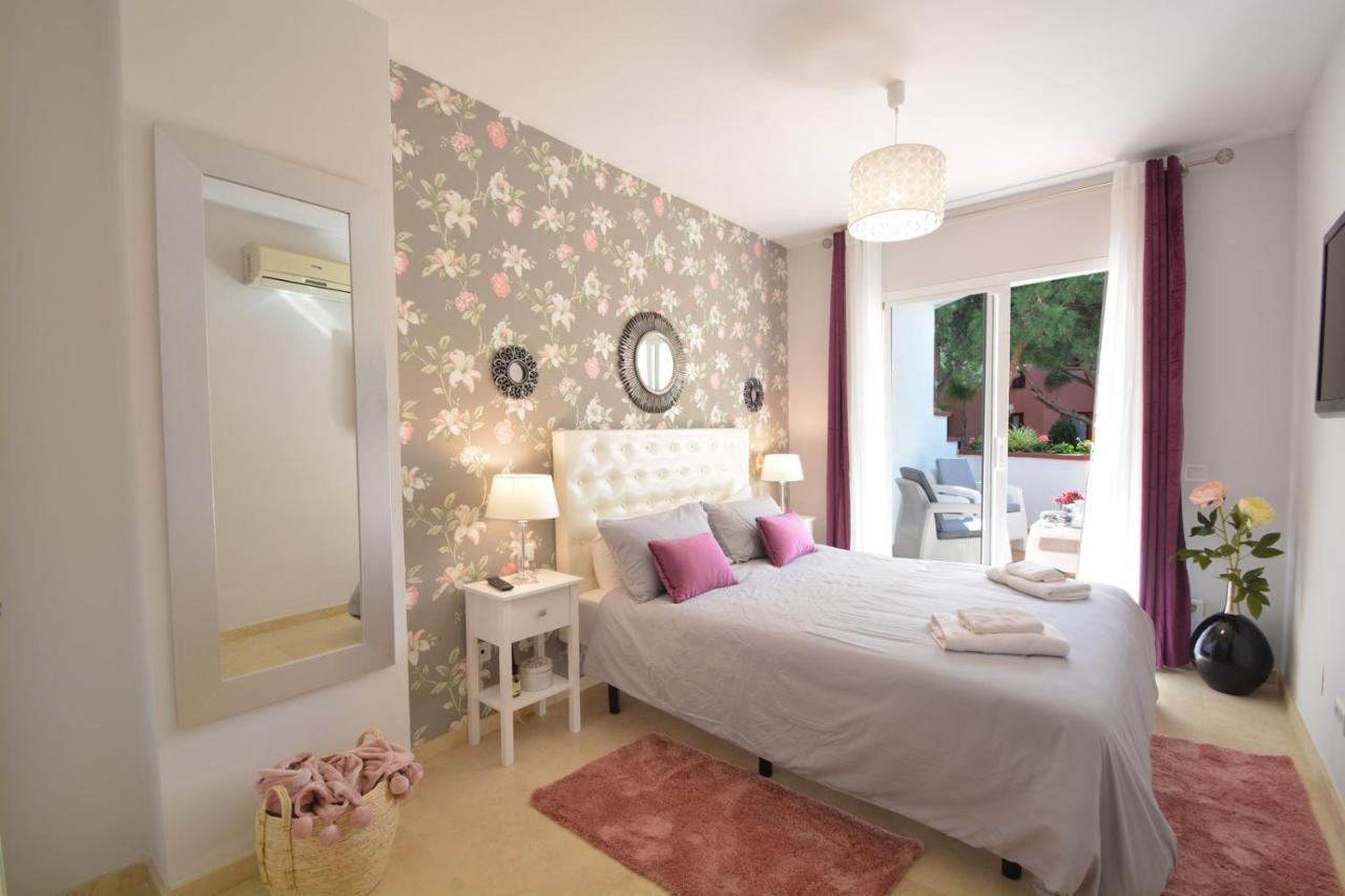 Luxury Beach Side Apartment In Marbella Playa Exteriér fotografie
