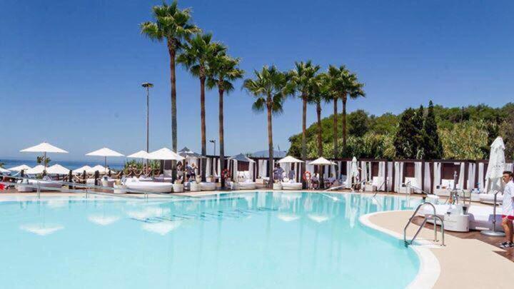 Luxury Beach Side Apartment In Marbella Playa Exteriér fotografie