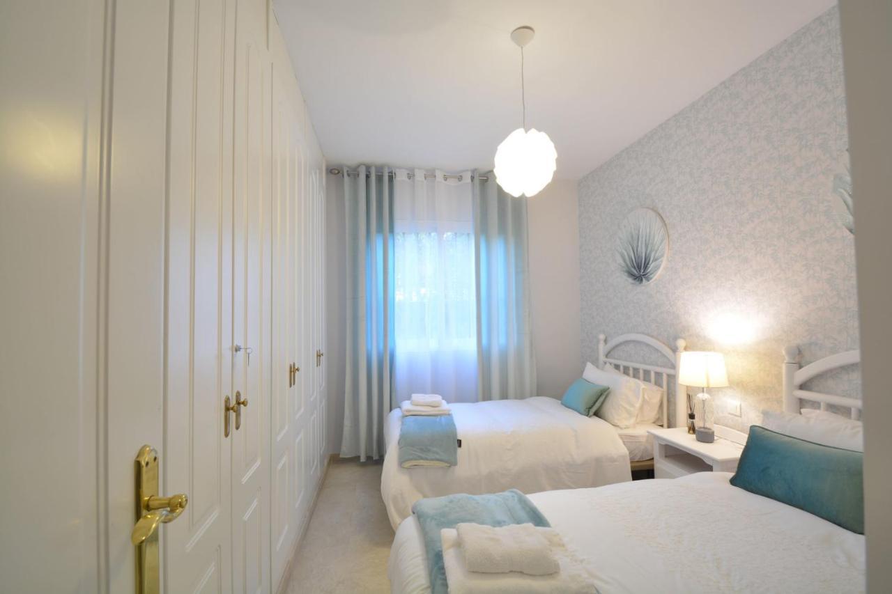 Luxury Beach Side Apartment In Marbella Playa Exteriér fotografie