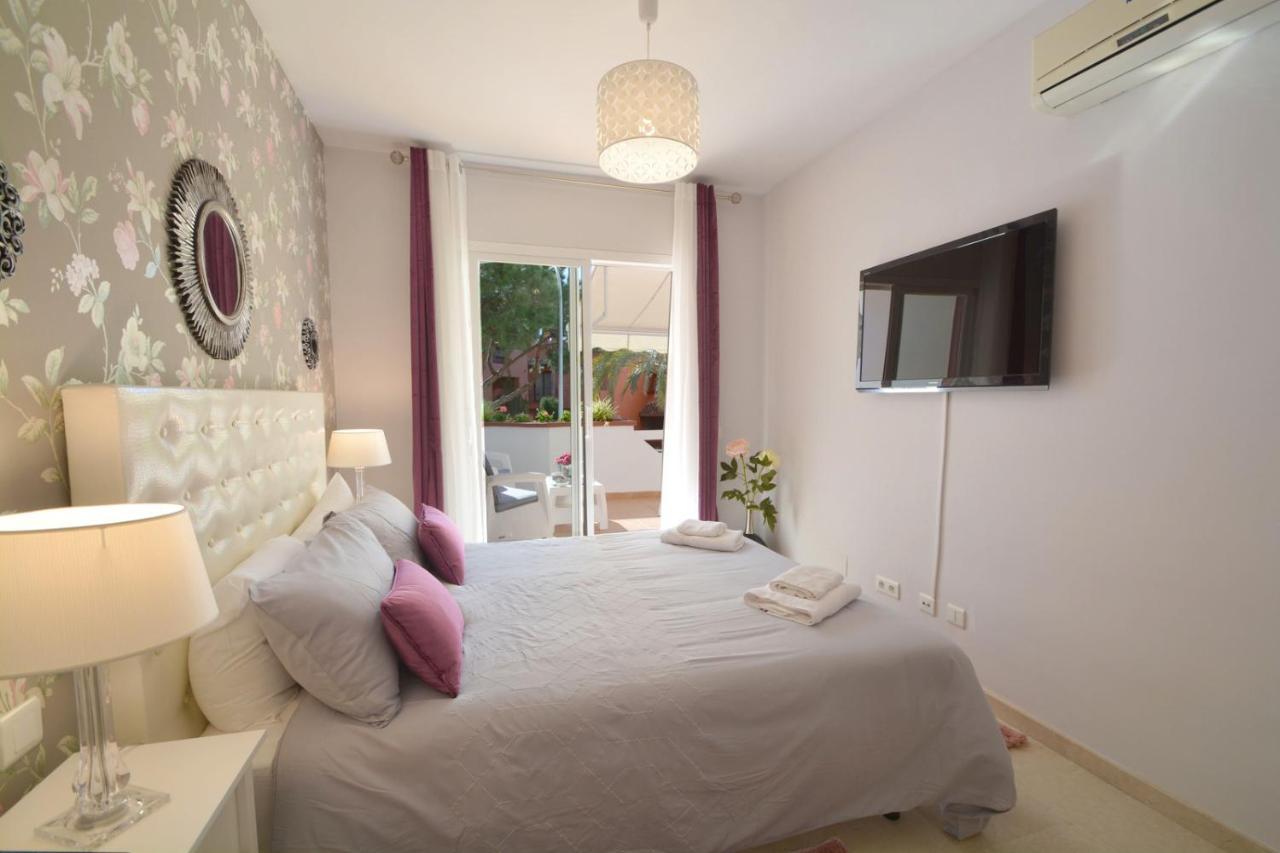 Luxury Beach Side Apartment In Marbella Playa Exteriér fotografie