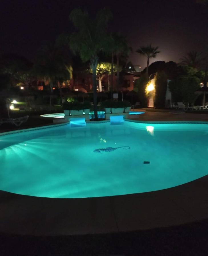 Luxury Beach Side Apartment In Marbella Playa Exteriér fotografie